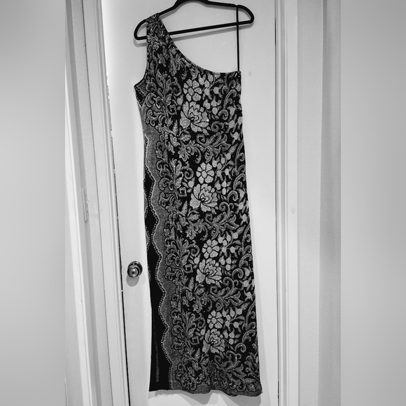 ST JOHN EVENING ONE SHOULDER GOWN, Black/Silver, Size 12 - Picture 15 of 15